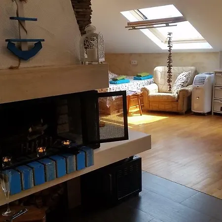 Мансарда Асенови Homestay Sofia